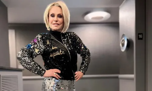 
          Imagem ilustrativa da imagem Ana Maria Braga se diverte na NBA com look brilhante, mas não conhece Jayson Tatum
          