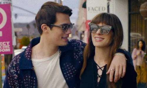 
          Imagem ilustrativa da imagem Anne Hathaway desafia padrões em 'Uma ideia de você'
          