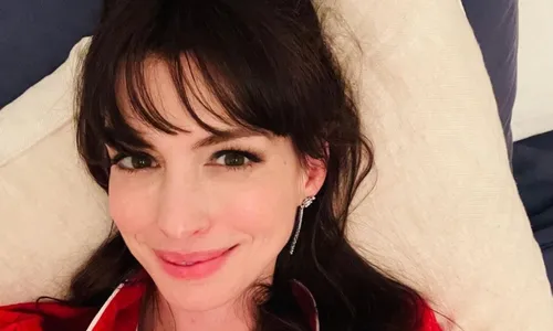 
          Imagem ilustrativa da imagem Anne Hathaway revela que perdeu bebê e fala sobre dificuldade para engravidar
          