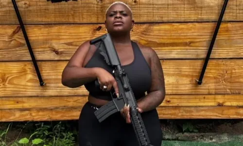 
          Imagem ilustrativa da imagem Após foto segurando fuzil, Jojo Todynho nega apologia a arma de fogo
          