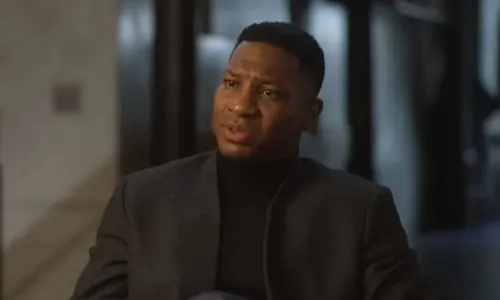 
          Imagem ilustrativa da imagem Ator da Marvel acusado de assédio cumprirá programa contra violência doméstica
          