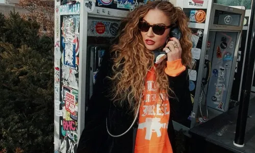 
          Imagem ilustrativa da imagem Atriz diz que ganha mais no OnlyFans do que em 'Família Soprano'
          