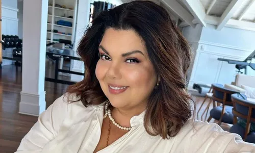 
          Imagem ilustrativa da imagem 'Bake off Brasil': Fabiana Karla vai apresentar a nova temporada do reality
          