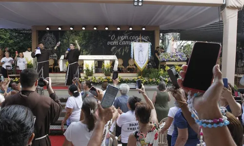 
          Imagem ilustrativa da imagem Bênção para evitar brigas por causa do celular
          