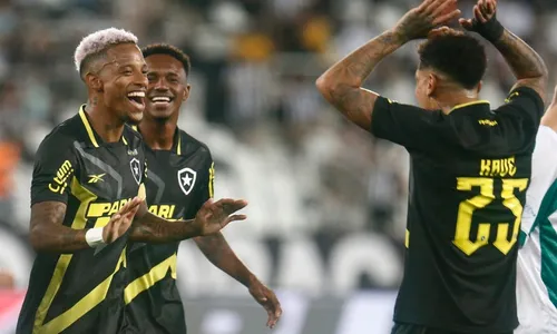 
          Imagem ilustrativa da imagem Botafogo vence Boavista, fatura Taça Rio e garante vaga na Copa do Brasil de 2025
          