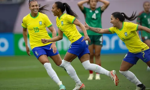 
          Imagem ilustrativa da imagem Brasil supera México e vai à final da Copa Ouro
          