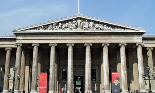 
          Imagem ilustrativa da imagem British Museum processa curador por vender 1.800 peças raras no Ebay
          