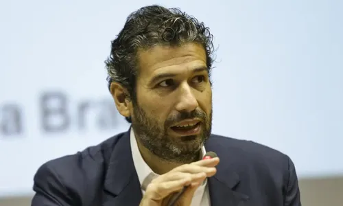 
          Imagem ilustrativa da imagem Cada R$ 1 investido no 'Pé-de-Meia' gera R$ 7 no futuro, diz secretário da Fazenda
          