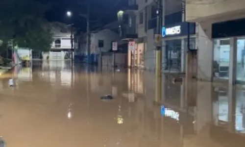 
          Imagem ilustrativa da imagem Chuva forte atinge cidades do Noroeste do ES e provoca alagamentos
          