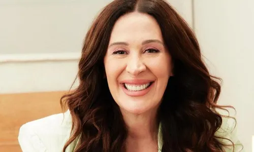 
          Imagem ilustrativa da imagem Cláudia Raia desabafa sobre críticas: “A gente não tem prazo de validade”
          