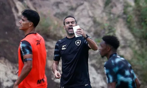 
          Imagem ilustrativa da imagem Com novos técnicos, Cruzeiro e Botafogo se enfrentam em estreia no Brasileirão
          