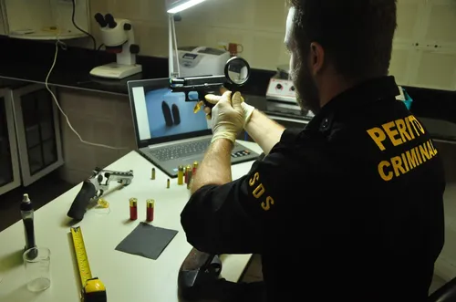 
          Imagem ilustrativa da imagem Começa nesta segunda (29) inscrições para concurso público da Polícia Científica
          