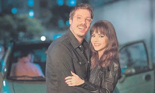 
          Imagem ilustrativa da imagem Comédia romântica com Fábio Porchat e Sandy chega aos cinemas
          