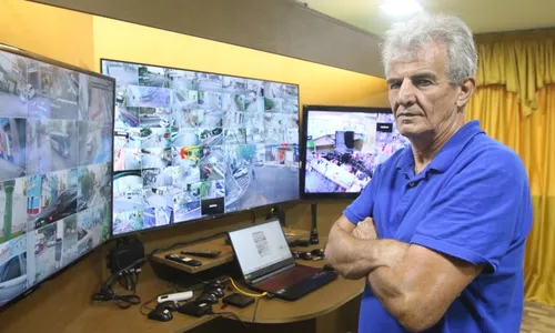 
          Imagem ilustrativa da imagem Comerciante cria central de monitoramento com 200 câmeras
          