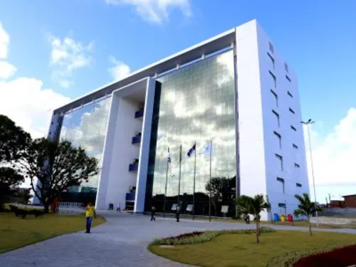 
          Imagem ilustrativa da imagem Compesa oferece estágios de nível superior e técnico
          