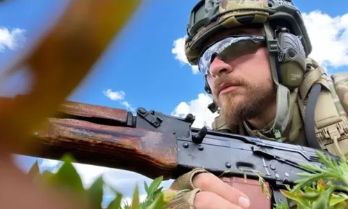 
          Imagem ilustrativa da imagem Conheça o capixaba que lutou 378 dias na Ucrânia
          