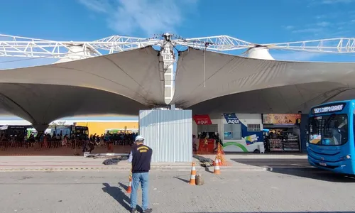 
          Imagem ilustrativa da imagem Crea aponta diversos danos e recomenda troca da cobertura no Terminal de Itaparica
          