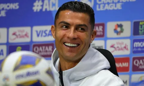 
          Imagem ilustrativa da imagem Cristiano Ronaldo salta para o Top 3 de atletas mais ricos da história; veja lista
          