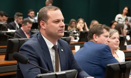 
          Imagem ilustrativa da imagem Deputado capixaba perde posto de líder do governo na Câmara
          