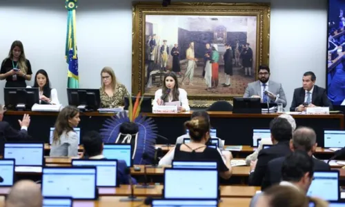 
          Imagem ilustrativa da imagem Deputados de Pernambuco votam a favor de manter prisão de Brazão
          
