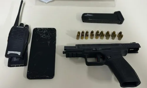 
          Imagem ilustrativa da imagem Dez traficantes do PCV são presos durante operação da polícia no ES
          