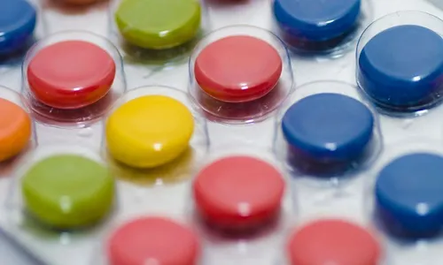 
          Imagem ilustrativa da imagem Dificuldade para engolir medicamentos? Já existem alternativas saborosas no mercado
          