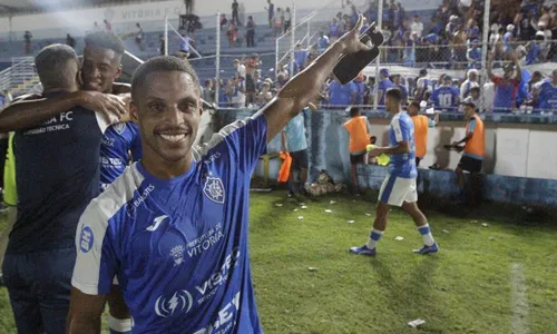 
          Imagem ilustrativa da imagem Em jogo heroico, Vitória faz bonito e vence o Real pelo mata-mata do Capixabão
          