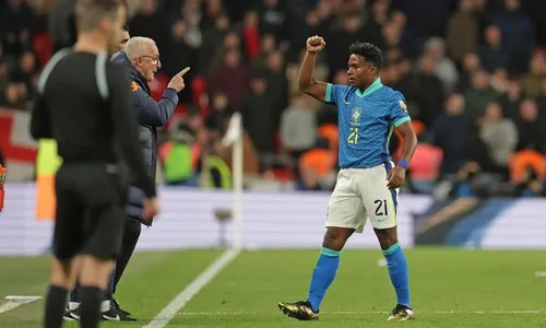 
          Imagem ilustrativa da imagem Endrick encanta imprensa da Espanha com gol pelo Brasil: 'Conquistou Wembley'
          