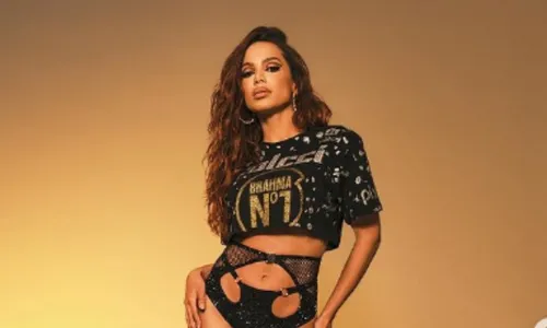 
          Imagem ilustrativa da imagem Anitta perde a paciência e dá bronca em fã durante show
          