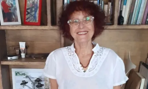 
          Imagem ilustrativa da imagem Escritora Roseana Murray é atacada por pitbulls e tem braço dilacerado
          