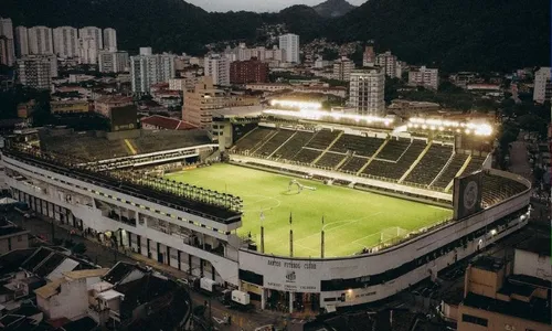 
          Imagem ilustrativa da imagem Santos encaminha acordo de venda de naming rights da Vila Belmiro
          