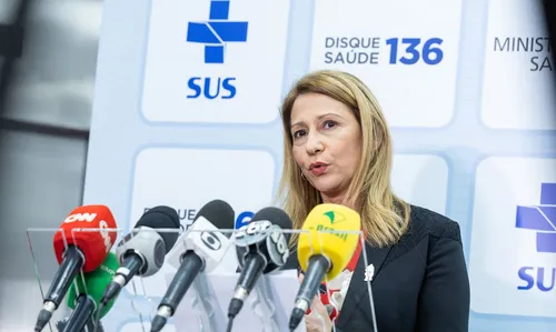 
          Imagem ilustrativa da imagem Ethel Maciel pode deixar secretaria no Ministério da Saúde por pressão do PT
          