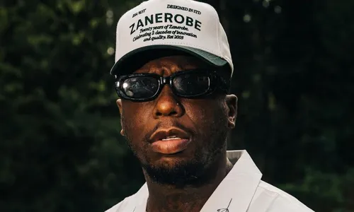 
          Imagem ilustrativa da imagem Ex-astro da NBA espera por transplante e revela 'pouco de tempo de vida'
          