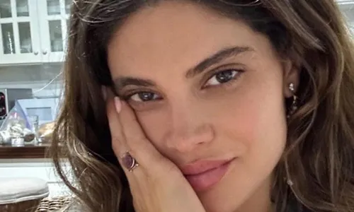 
          Imagem ilustrativa da imagem Ex-miss Brasil dada como desaparecida no RS retoma contato com a família
          