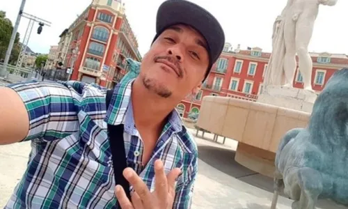 
          Imagem ilustrativa da imagem Ex-participante do programa 'Ídolos' morre aos 40 anos na França
          