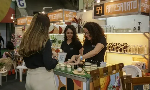 
          Imagem ilustrativa da imagem FENEARTE: Aberta convocatória para artesãos interessados em expor no Espaço Sebrae
          