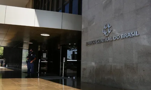 
          Imagem ilustrativa da imagem Famílias voltam a pagar contas em dia, diz pesquisa
          