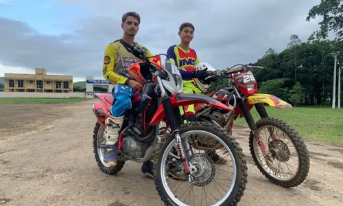 
          Imagem ilustrativa da imagem Feras em manobras nas montanhas
          