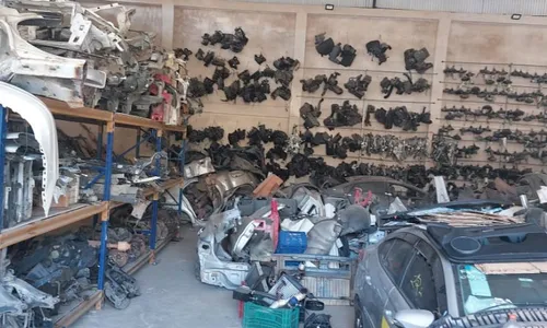 
          Imagem ilustrativa da imagem Ferros-velhos investigados: três suspeitos são presos por venda de itens proibidos
          