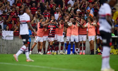 
          Imagem ilustrativa da imagem Flamengo vence São Paulo no Maracanã e assume liderança do Brasileiro
          