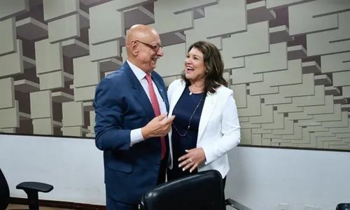 
          Imagem ilustrativa da imagem Frente critica Petrobras por pegar carona em pauta ambiental
          