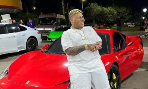
          Imagem ilustrativa da imagem Funkeiro MC Ryan tem Ferrari apreendida e é levado a sede da PF
          