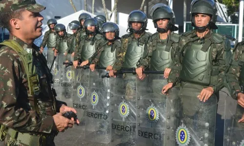 
          Imagem ilustrativa da imagem Governo avalia prorrogar ação das Forças Armadas em portos e aeroportos do Nordeste
          