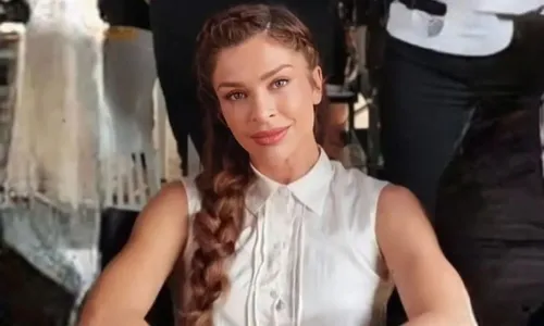 
          Imagem ilustrativa da imagem Grazi Massafera sobre personagem: 'Que mulher nunca se questionou se estava louca?'
          