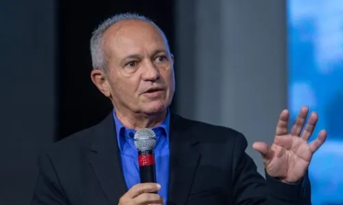 
          Imagem ilustrativa da imagem Hartung lamenta morte de ex-secretária em acidente com elevador em Vitória
          