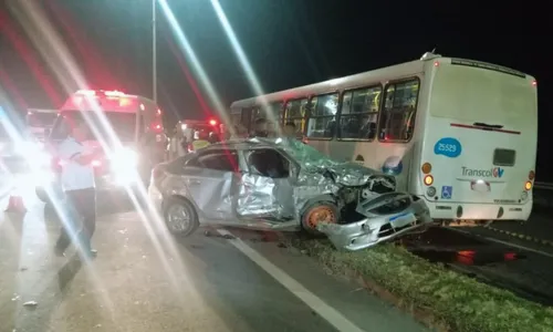 
          Imagem ilustrativa da imagem Homem morre após acidente envolvendo três veículos em Cariacica
          