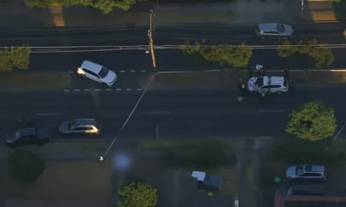 
          Imagem ilustrativa da imagem Homem morre após cair de balão de ar quente na Austrália
          