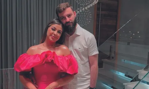 
          Imagem ilustrativa da imagem Influenciadora realiza casamento às 5h para fugir do calor
          