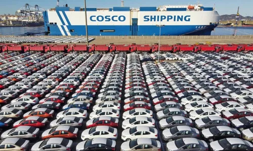 
          Imagem ilustrativa da imagem Já falta espaço para carros importados no ES
          