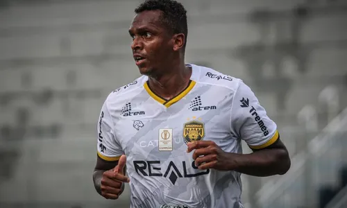 
          Imagem ilustrativa da imagem Jô, ex-Corinthians, é preso em SP por não pagar pensão alimentícia
          